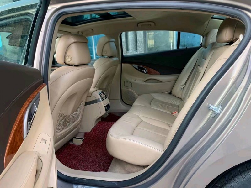 东莞13年别克君越8