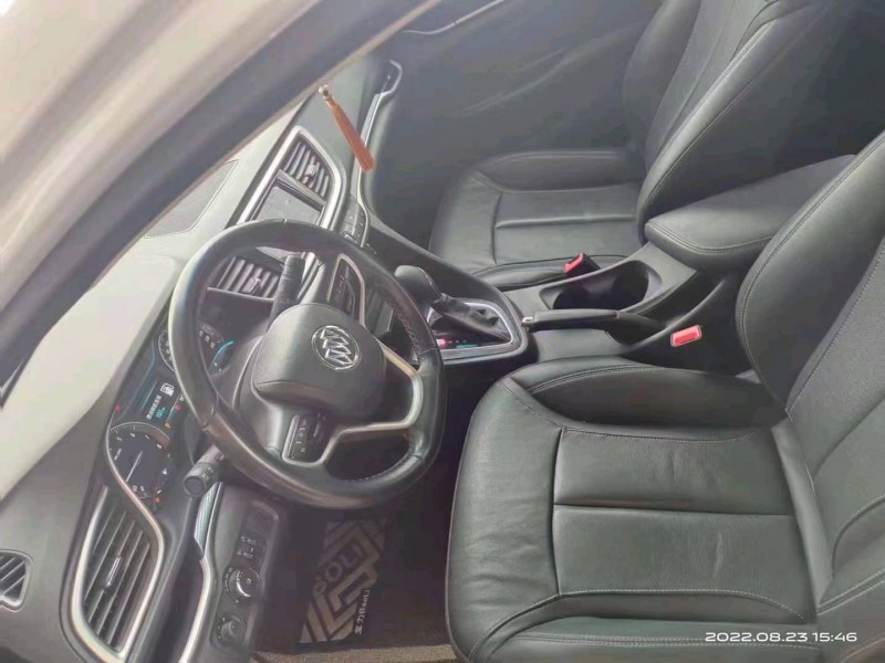 保定19年别克英朗8