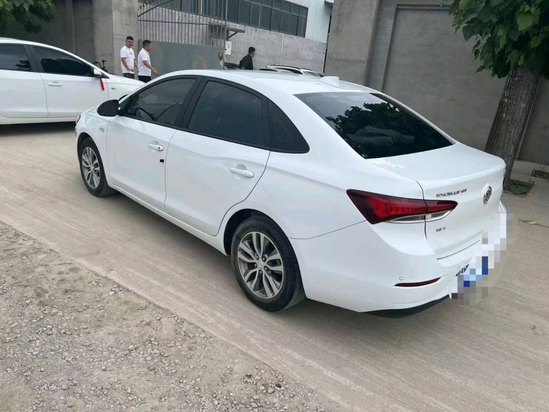 保定18年别克英朗3