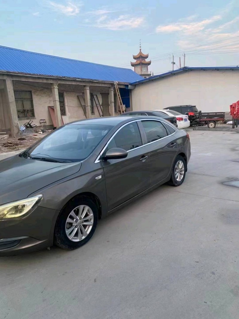 北京16年别克英朗2