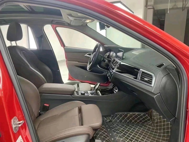 成都20年宝马1系4