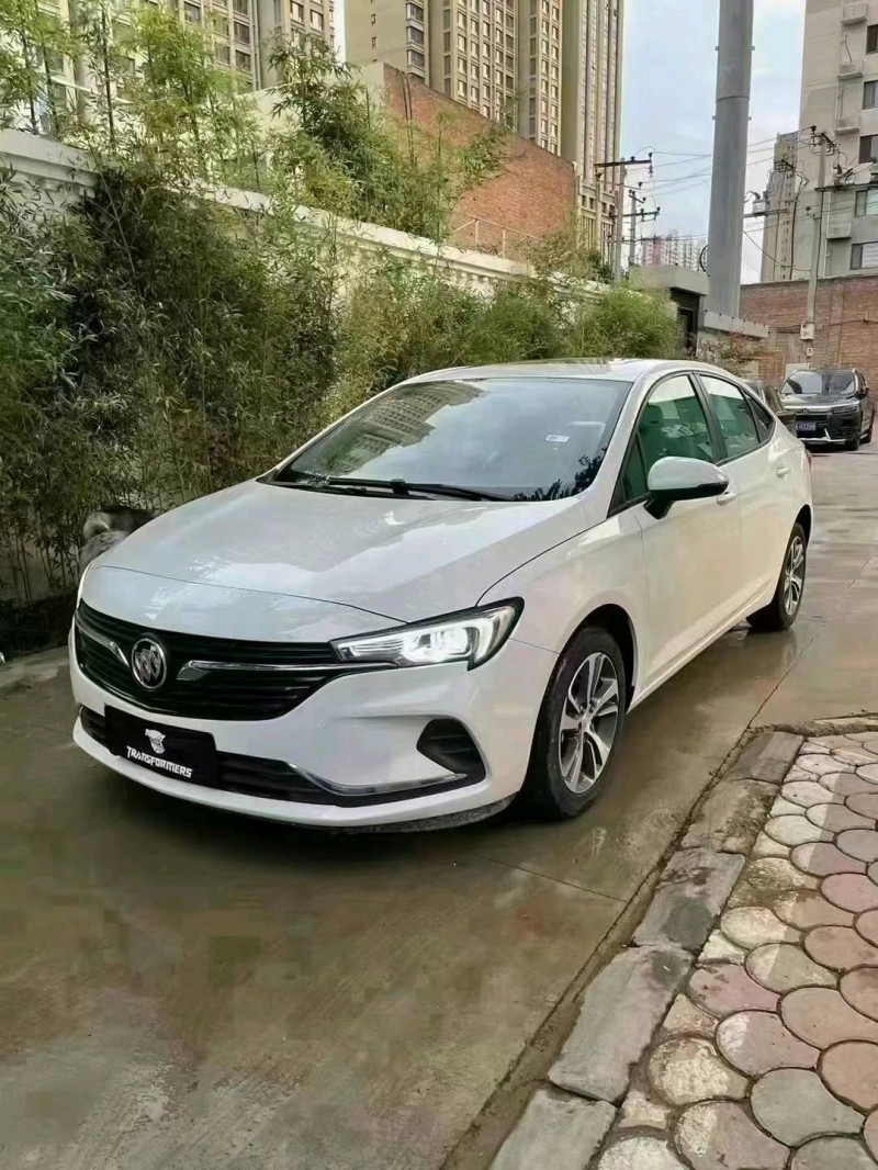 保定22年别克威朗8