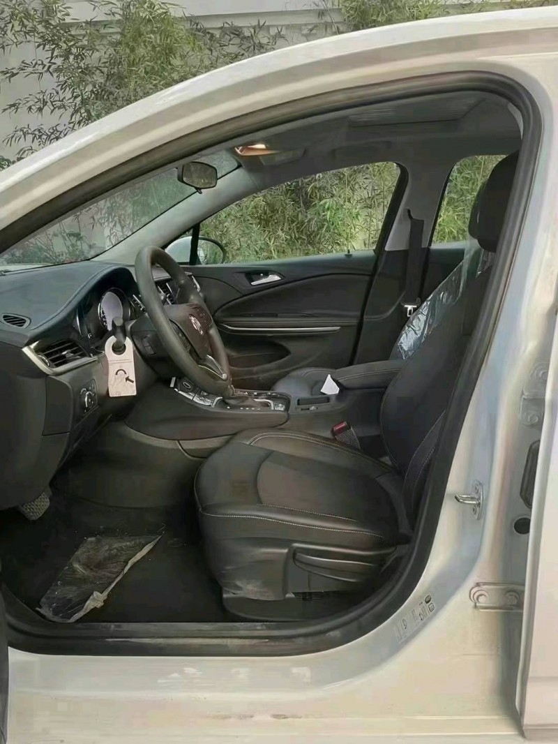 保定22年别克威朗2