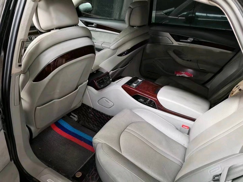 济南13年奥迪A8L3