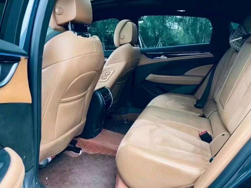 徐州19年别克君越5