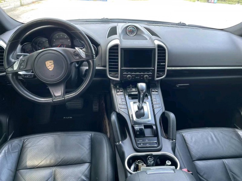 济南14年保时捷卡宴5