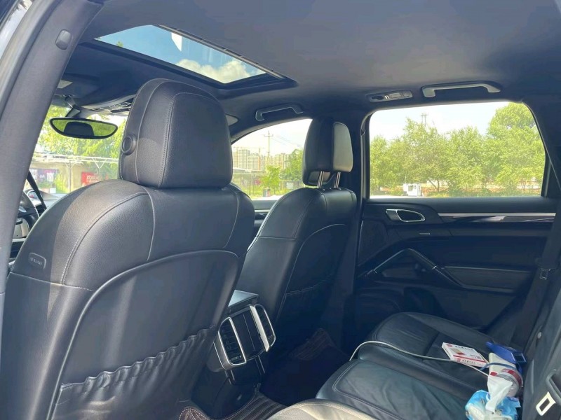 济南14年保时捷卡宴4