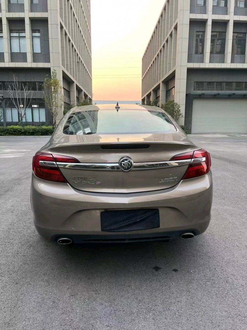 徐州15年别克君威9