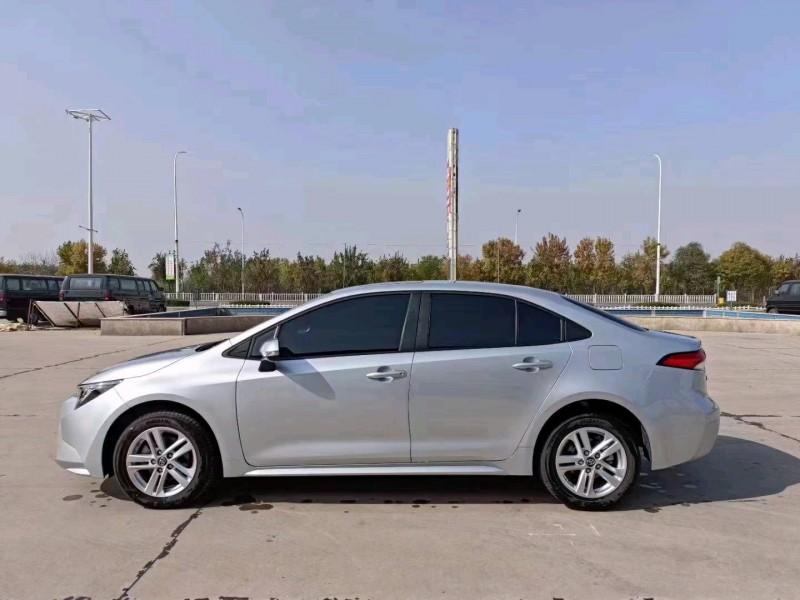 邯郸22年丰田雷凌4