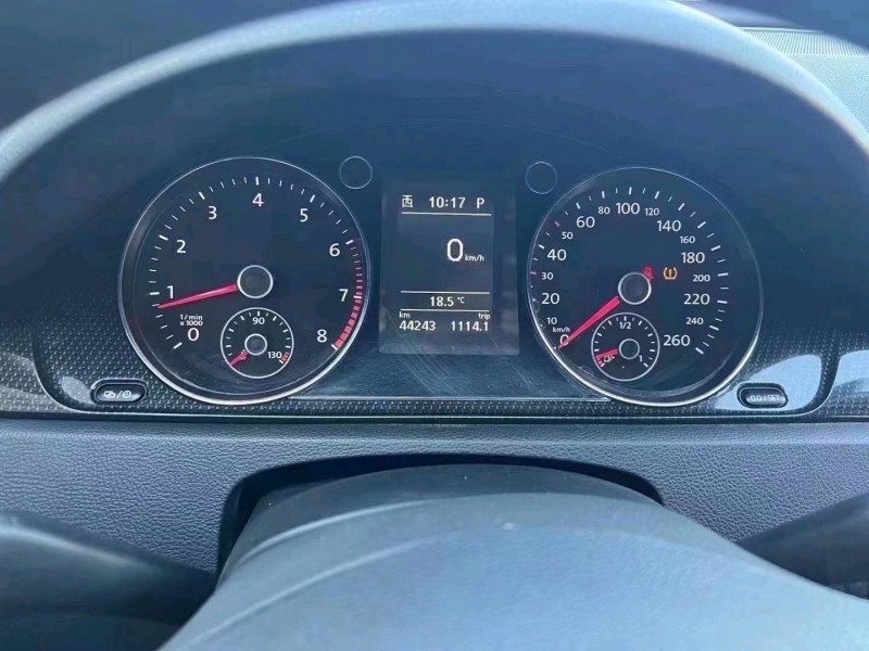 济南16年大众迈腾5