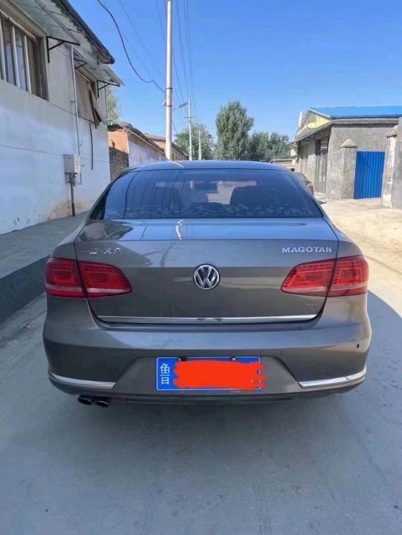 济南16年大众迈腾8