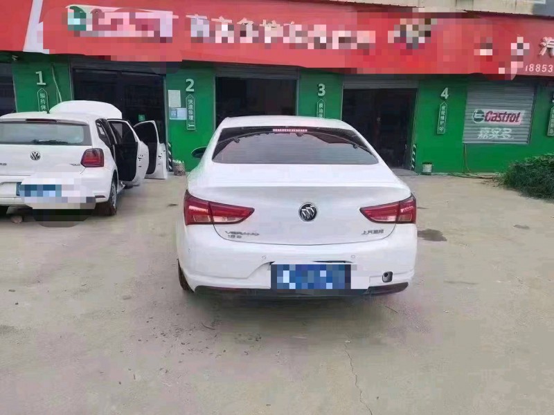 北京18年别克威朗4