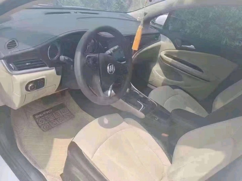 北京18年别克威朗7