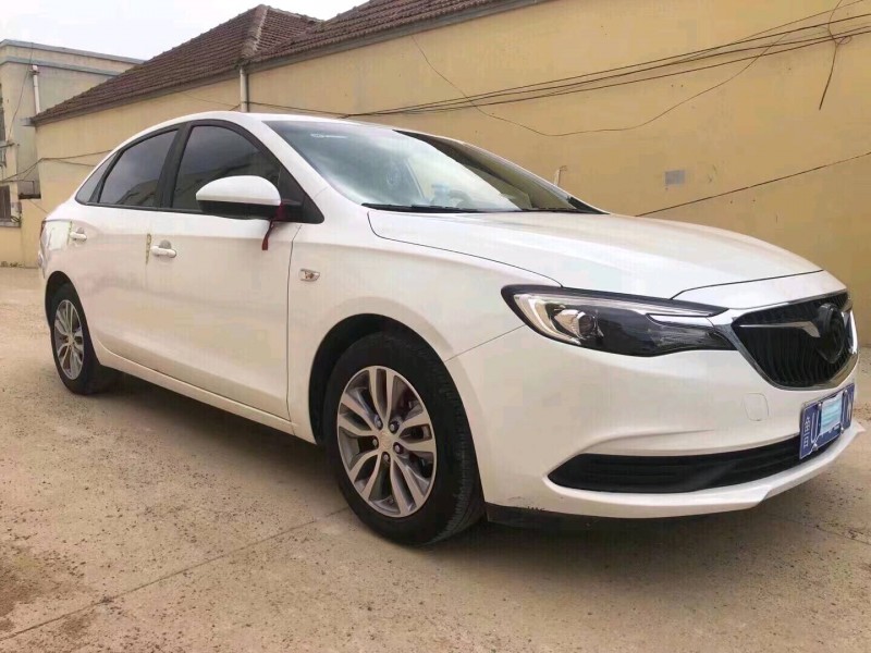 青岛21年别克英朗2