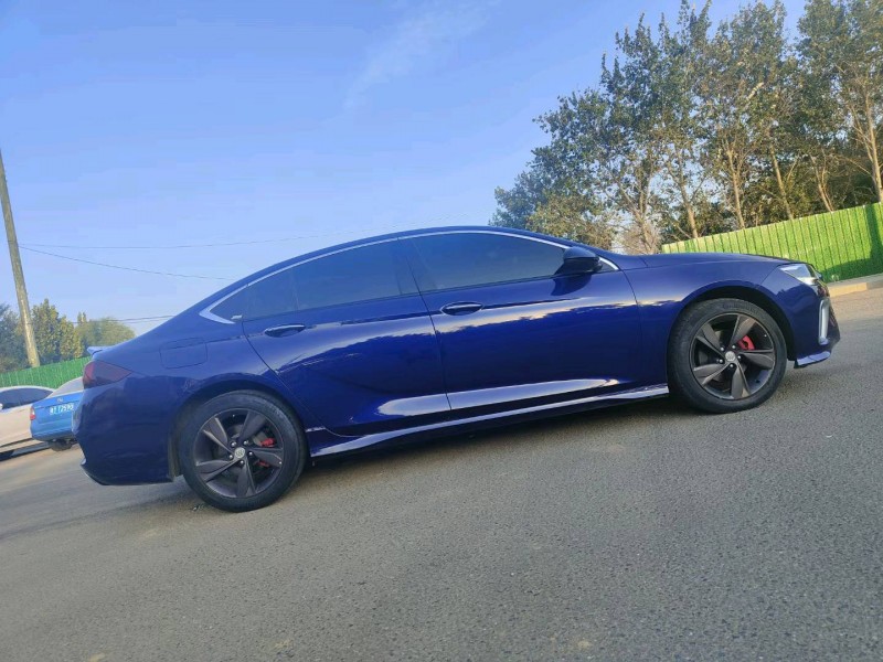 济宁21年别克君越5