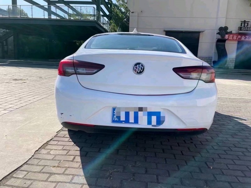 济宁19年别克君威4