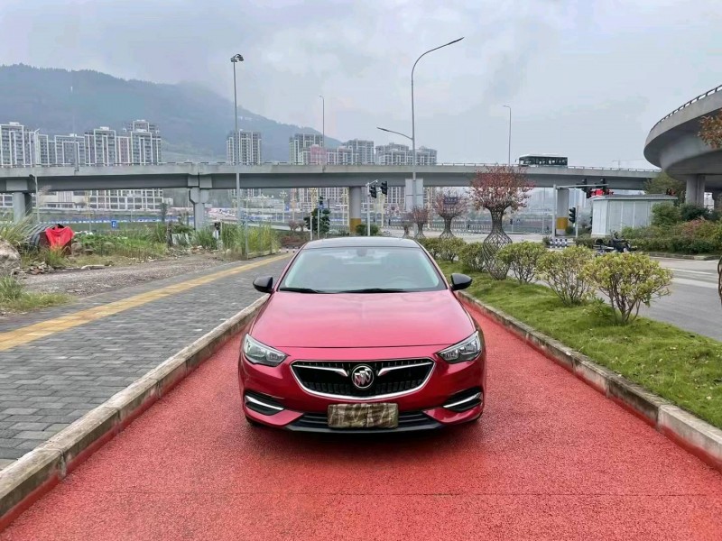 青岛18年别克君威1