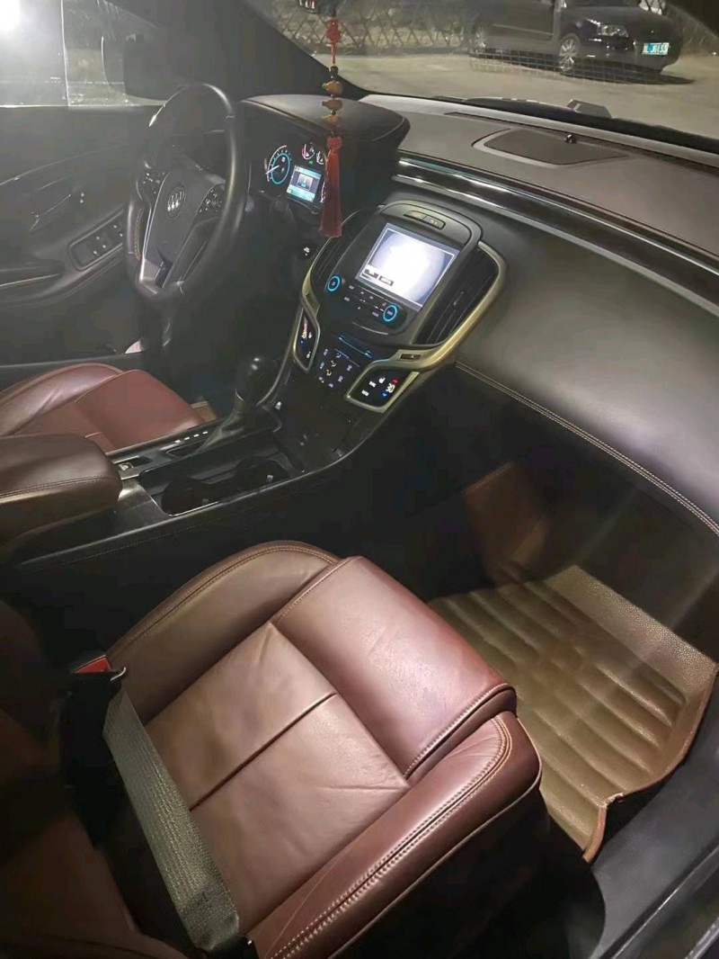 济宁15年别克君越8