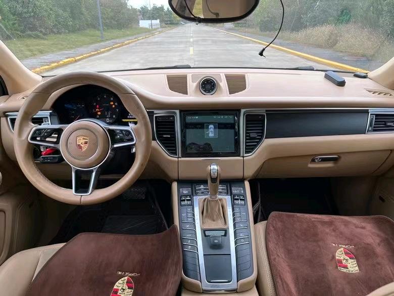 盐城15年保时捷Macan7