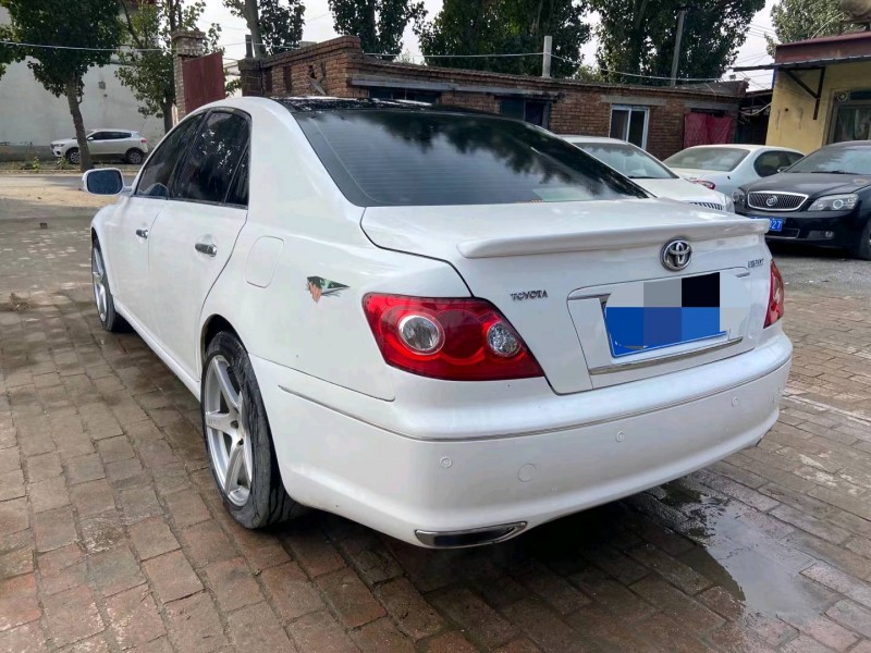 保定10年丰田锐志7