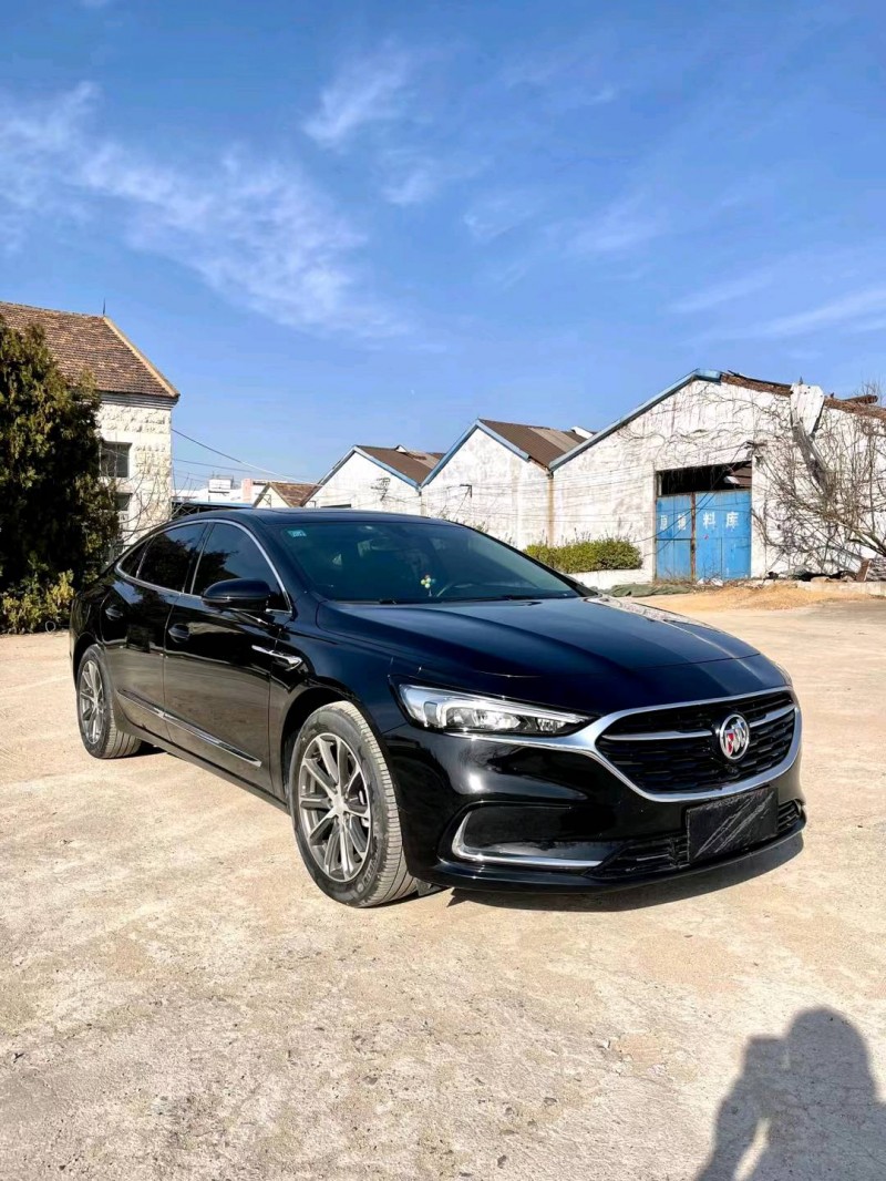 济宁20年别克君越3