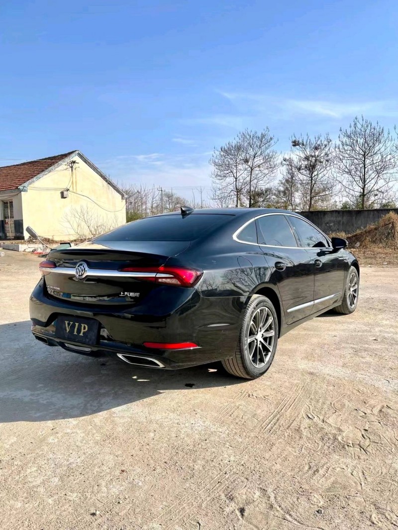 济宁20年别克君越4