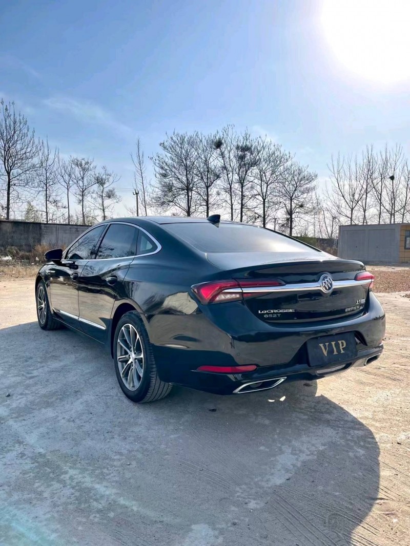 济宁20年别克君越9