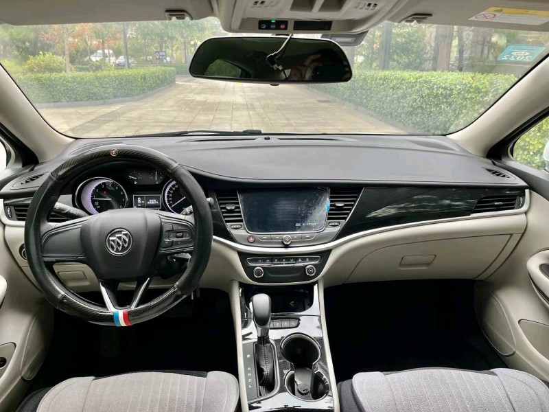 烟台20年别克威朗8