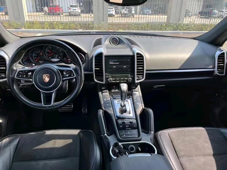 盐城16年保时捷卡宴1