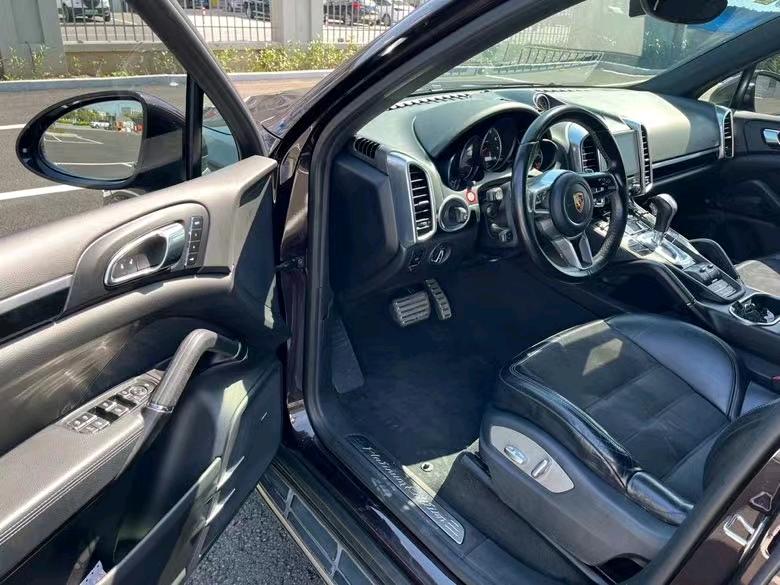 盐城16年保时捷卡宴8