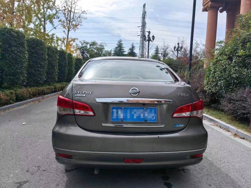 邯郸17年日产轩逸5