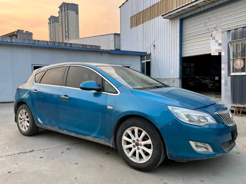 济宁13年别克英朗GT2