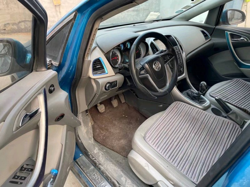 济宁13年别克英朗GT4