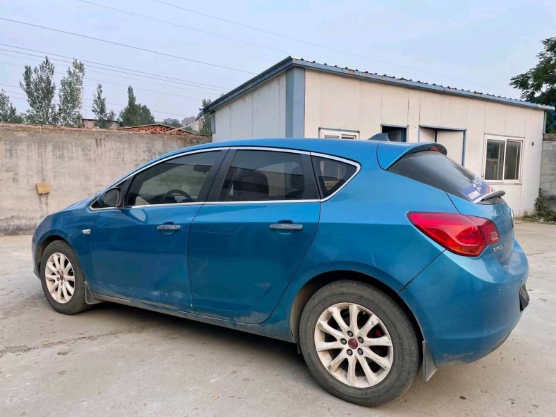 济宁13年别克英朗GT5