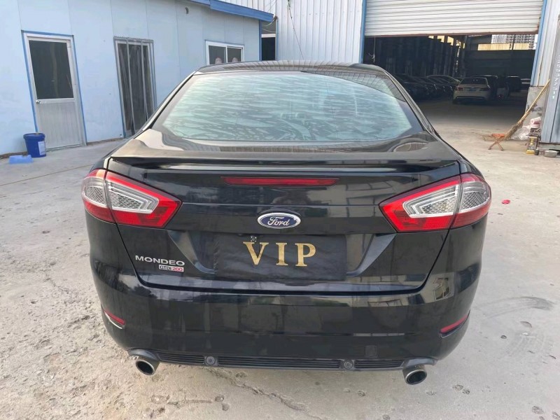 济宁12年福特蒙迪欧-致胜8