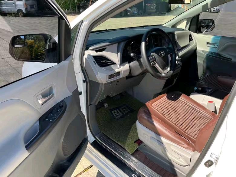 盐城17年丰田塞纳4