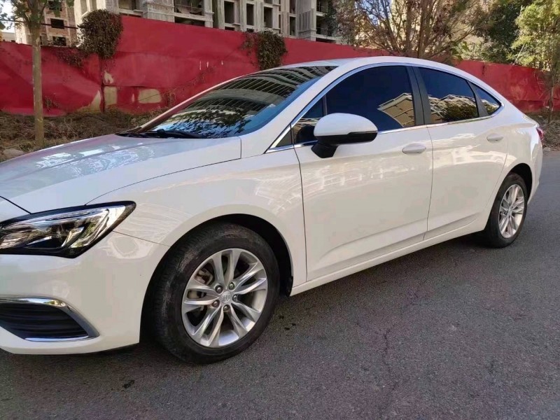 廊坊19年别克威朗3