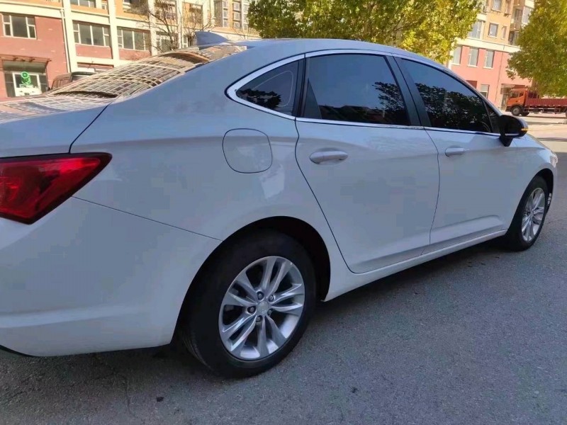 廊坊19年别克威朗7