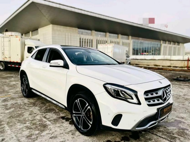 东莞18年奔驰GLA2