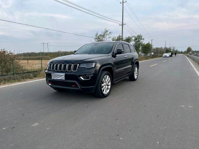 徐州19年Jeep大切诺基8