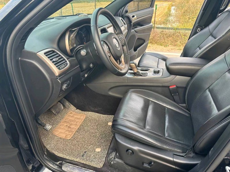 徐州19年Jeep大切诺基5