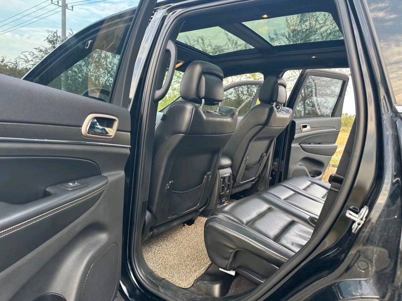 徐州19年Jeep大切诺基6