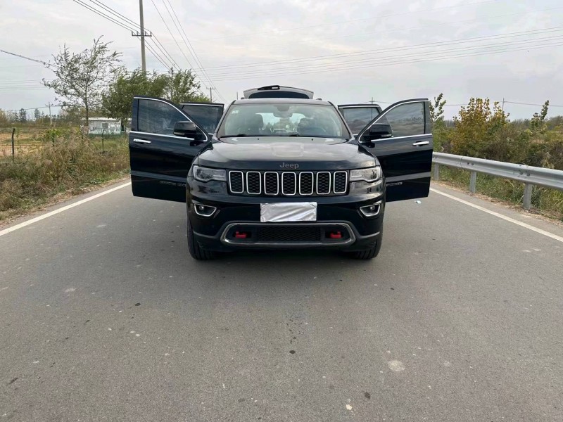 徐州19年Jeep大切诺基2