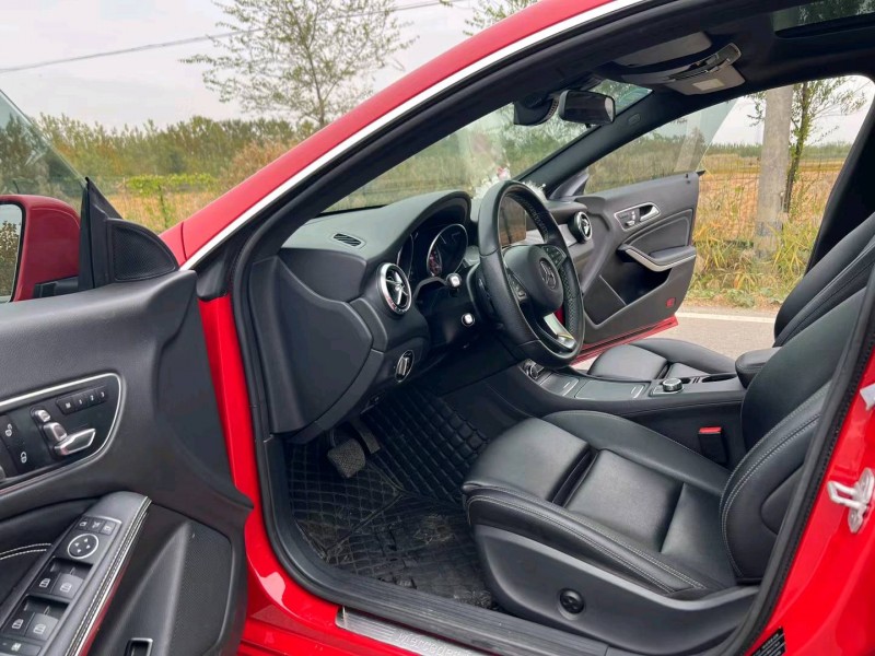 徐州17年奔驰CLA3