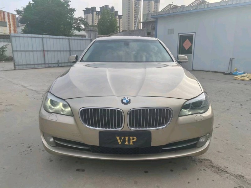 济宁11年宝马5系8