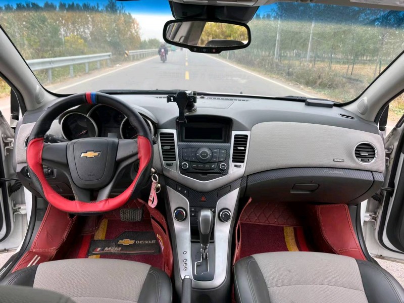 徐州13年雪佛兰科鲁兹6