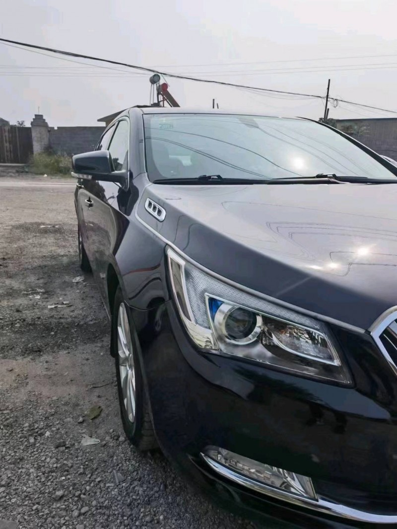 石家庄15年别克君越5