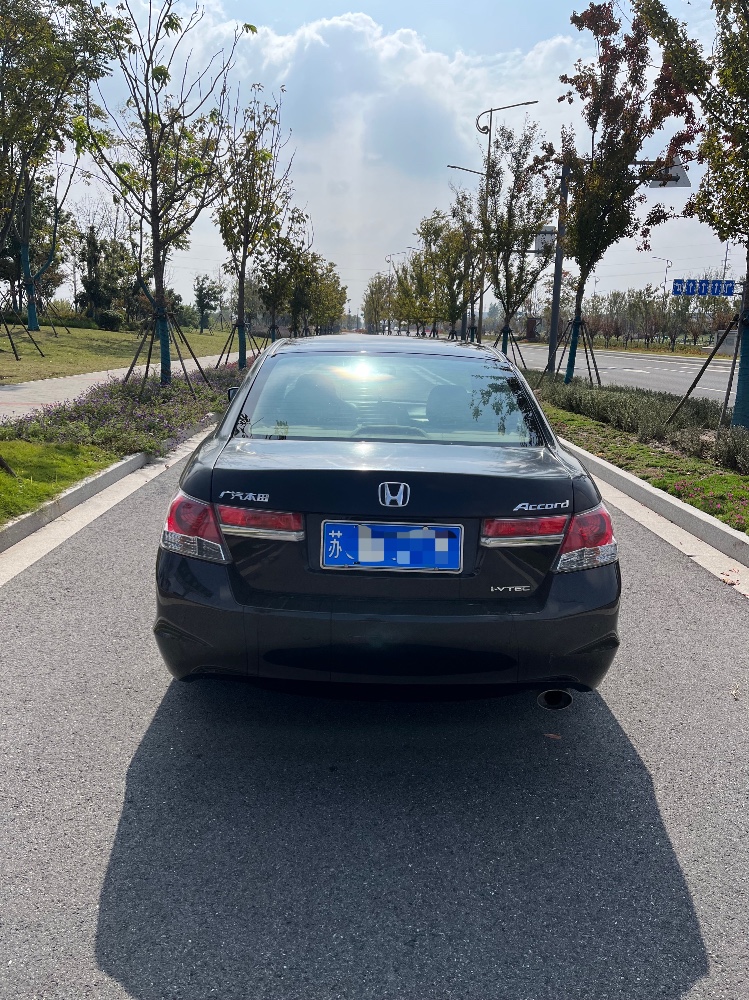 泰州11年本田雅阁6