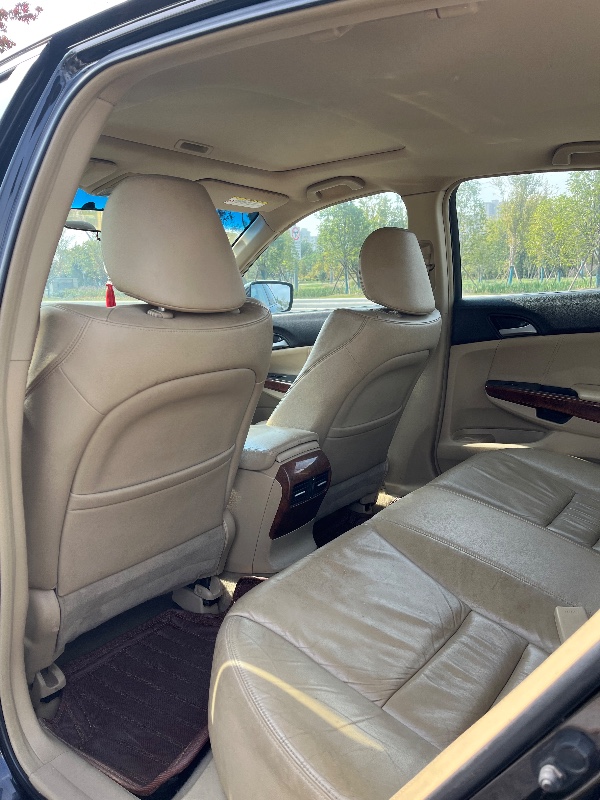 泰州11年本田雅阁2