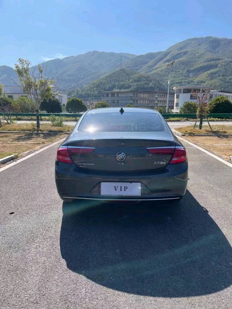 邯郸18年别克君越3